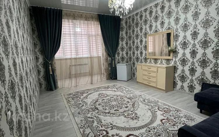 2-комнатная квартира · 79 м² · 1/7 этаж, 16-й мкр 28 за 20 млн ₸ в Актау — фото 2