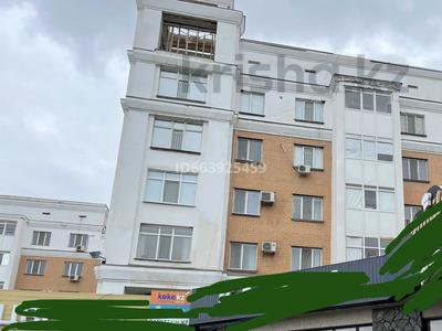 1-комнатная квартира, 39 м², 2/5 этаж, Курмангазы 1 за ~ 15 млн 〒 в Атырау