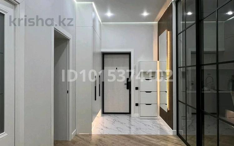 3-бөлмелі пәтер · 107 м² · 8/10 қабат, Алтын орда ш/а., Алия Молдагулова, бағасы: 60 млн ₸ в Актобе, мкр. Алтын орда — фото 2