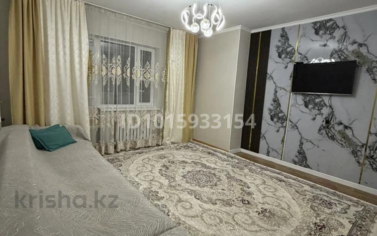 2-комнатная квартира · 60 м² · 9/10 этаж, мкр Юго-Восток, Шахтеров 74 за 250 000 ₸ в Караганде, Казыбек би р-н — фото 2