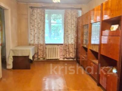 4-комнатная квартира · 60.8 м² · 1/5 этаж, Карбышева за 13.5 млн 〒 в Уральске
