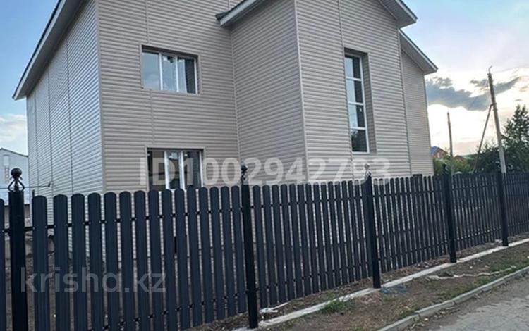 Отдельный дом · 8 комнат · 400 м² · 11 сот., Квартал Энергетиков — За резиденцией Мусина за 40 млн ₸ в Актобе, жилой массив Жилянка — фото 2