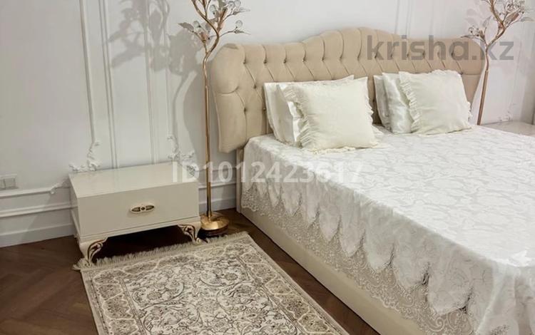 3-комнатная квартира · 82 м² · 3 этаж, Пр. Тауелсиздик 10 за 800 000 ₸ в  — фото 2