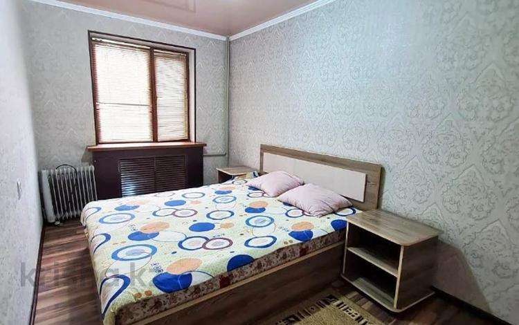 2-комнатная квартира, 60 м², 2/4 этаж посуточно, проспект Бауыржан Момышулы 3А за 12 000 〒 в Шымкенте, Аль-Фарабийский р-н — фото 4