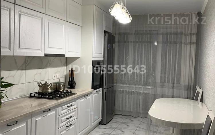 2-бөлмелі пәтер · 70 м² · 5/9 қабат, мкр Кадыра Мырза-Али 29, бағасы: 35 млн ₸ в Уральске — фото 2