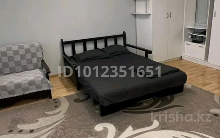 1-комнатная квартира · 37 м² · 3/12 этаж, Казахстан 72 за 12 000 ₸ в Усть-Каменогорске — фото 2