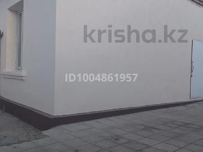 Отдельный дом · 7 комнат · 70 м² · 14 сот., Айтбек Байкоразов 23 за 20 млн 〒 в Таразе