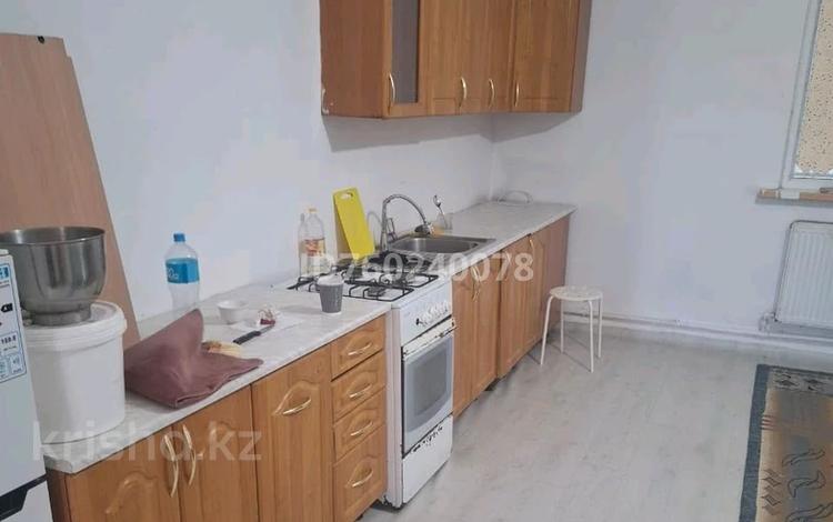 Отдельный дом · 1 комната · 25 м², мкр Самал-2, 5 проезд 7 за 60 000 ₸ в Атырау — фото 2