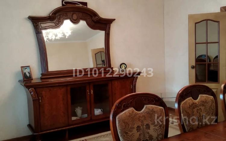 4-комнатная квартира · 96 м² · 2/5 этаж, Майкудук, Мкр Голубые пруды 11 за 250 000 ₸ в Караганде, Алихана Бокейханова р-н — фото 9