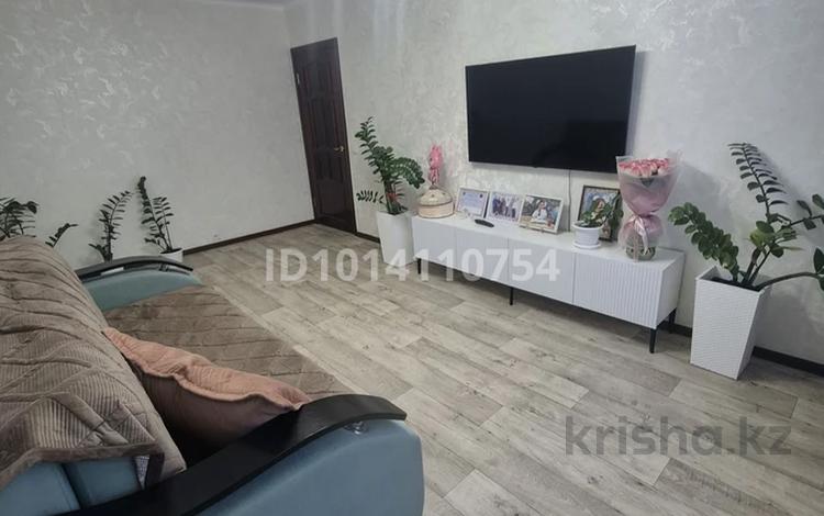 3-бөлмелі пәтер · 65 м² · 6/9 қабат, 4 ш/а 3 дом, бағасы: 23.5 млн ₸ в Уральске, мкр 4 — фото 2