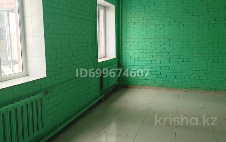 Свободное назначение, офисы, магазины и бутики, склады, салоны красоты, кабинеты и рабочие места · 40 м² за 160 000 〒 в Костанае, Микрорайон Северный — фото 36
