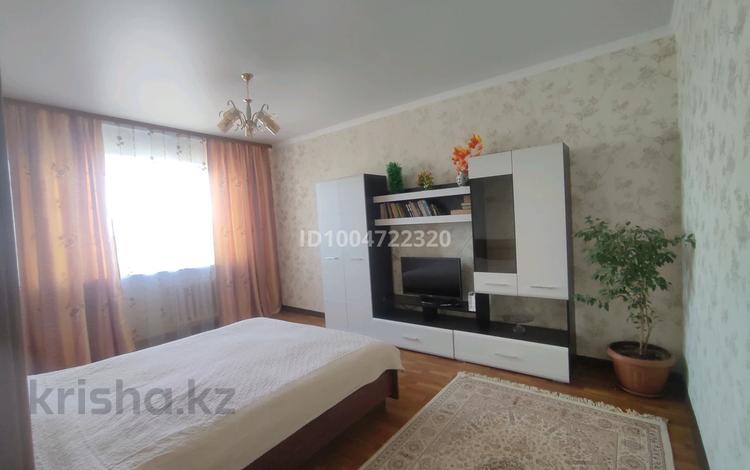 1-бөлмелі пәтер · 40 м² · 7/9 қабат, мкр Аксай-2 — ул Саина, уг Толе би., бағасы: 230 000 ₸ в Алматы, Ауэзовский р-н — фото 2