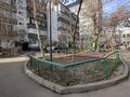 3-бөлмелі пәтер · 70 м² · 2/5 қабат, Есенова 36 — Пушкина -Райымбека, бағасы: 43 млн ₸ в Алматы, Медеуский р-н — фото 12
