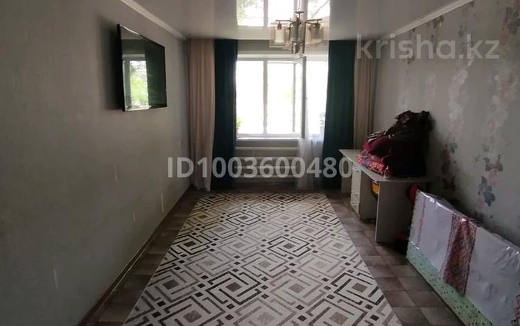 2-бөлмелі пәтер · 43 м² · 1/5 қабат, Абай Құнанбаева, бағасы: 6 млн ₸ в Шахтинске — фото 2