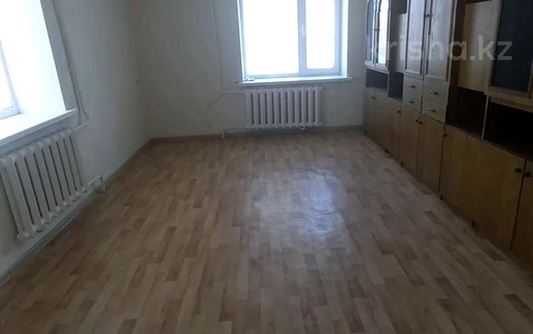 2-комнатная квартира, 48.8 м², 4/5 этаж, Ларина за 10.3 млн 〒 в Уральске — фото 2