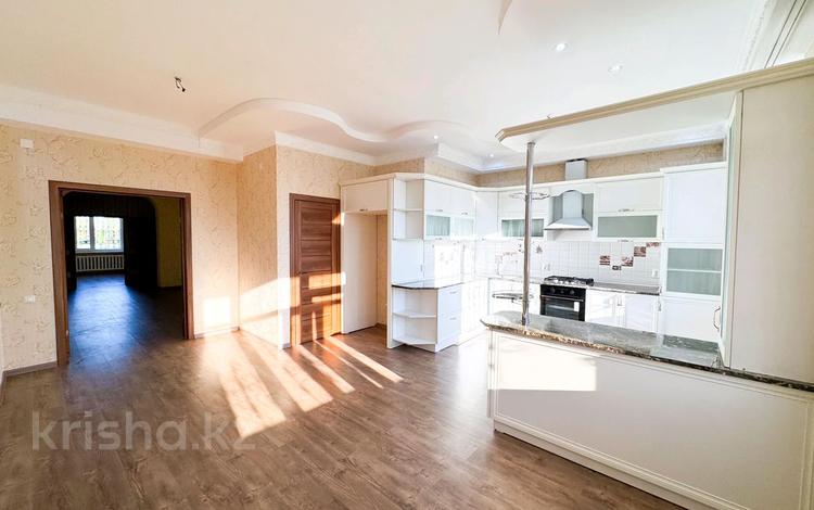 4-комнатная квартира · 240 м² · 1/5 этаж, Каратал за 93 млн ₸ в Талдыкоргане — фото 2