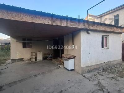 Отдельный дом · 2 комнаты · 55 м², мкр Теректы 40а — Таусогар за 180 000 ₸ в Алматы, Алатауский р-н