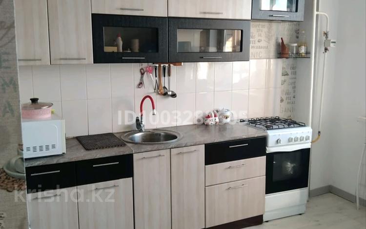 2-комнатная квартира · 70 м² · 6/9 этаж, 10мкр 21 — Поликника за 21 млн ₸ в Аксае — фото 8