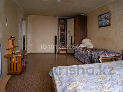 1-бөлмелі пәтер · 33 м² · 4/5 қабат, мкр Михайловка , Бадина 213 — угол улицы Прогресса, бағасы: 9.8 млн ₸ в Караганде, Казыбек би р-н