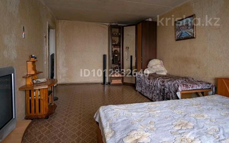 1-бөлмелі пәтер · 33 м² · 4/5 қабат, мкр Михайловка , Бадина 213 — угол улицы Прогресса, бағасы: 9.8 млн ₸ в Караганде, Казыбек би р-н — фото 2