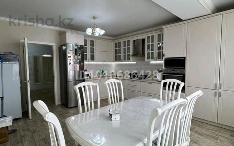 3-бөлмелі пәтер · 120 м² · 5/5 қабат, мкр. Алтын орда 9/5, бағасы: 45 млн ₸ в Актобе — фото 16