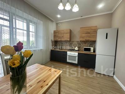 3-комнатная квартира · 100 м² · 3/3 этаж, Рыскулбекова — Самый центр, командированные документы за 30 000 〒 в Уральске