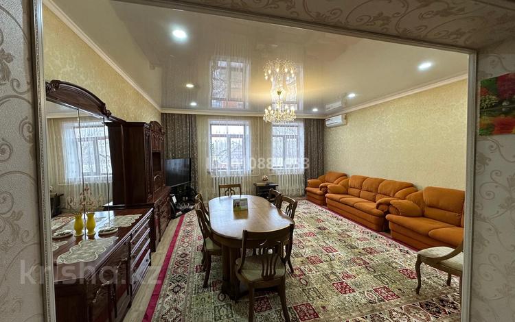 3-бөлмелі пәтер · 150 м² · 1/4 қабат, Жамакаева 152, бағасы: 107 млн ₸ в Семее — фото 2