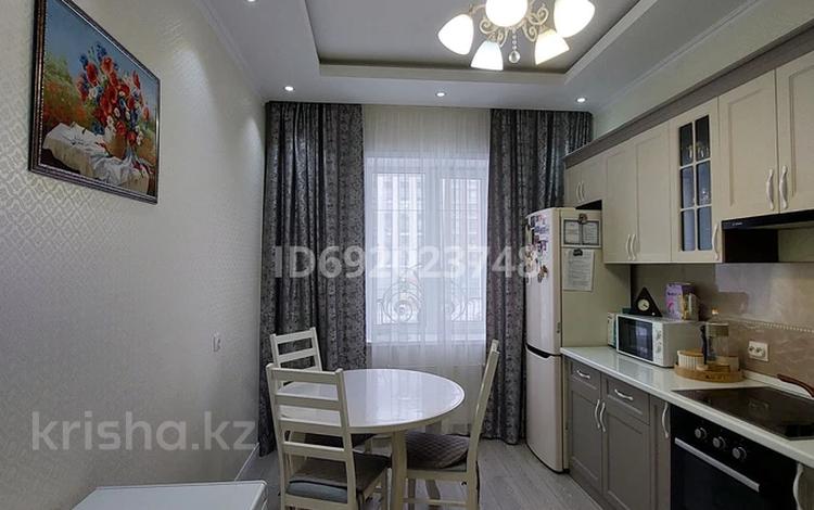 2-комнатная квартира, 65 м², 2/5 этаж, Алихана Бокейханова за 45 млн 〒 в Астане, Есильский р-н — фото 2