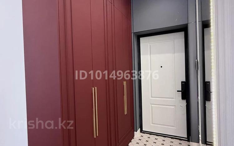 3-комнатная квартира · 90 м², Турар Рыскулов 9а за 109 млн ₸ в Астане, Есильский р-н — фото 2