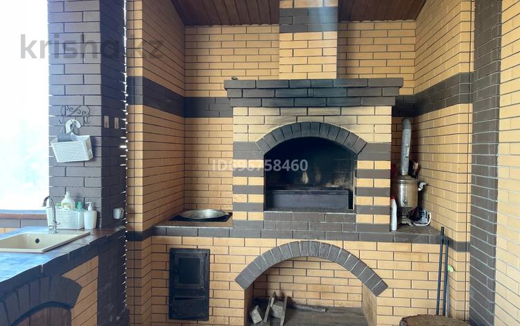 Дача · 2 комнаты · 85 м² · 20 сот., мкр Береке, Энергетика — Бугорки за 25 млн 〒 в Атырау — фото 7