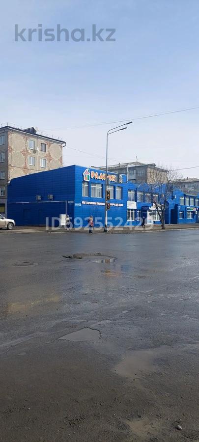 Магазины и бутики · 763.9 м²
