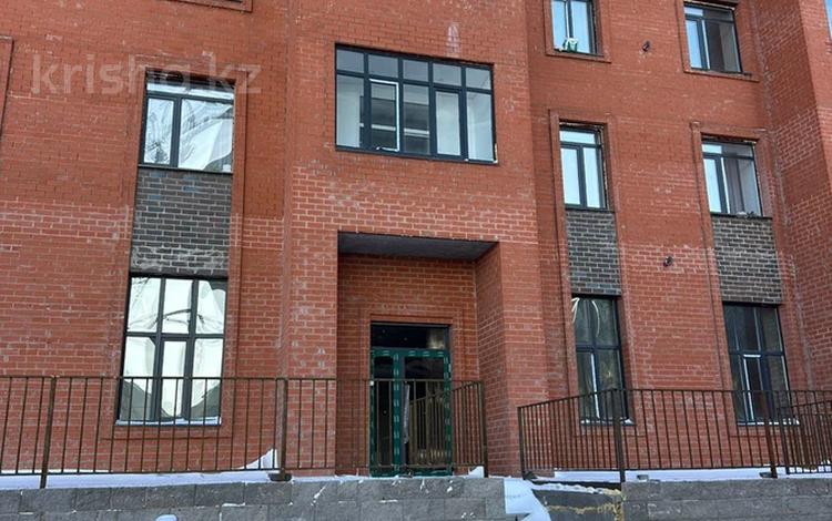 Свободное назначение, офисы, магазины и бутики, склады, общепит, салоны красоты, медцентры и аптеки, образование, развлечения · 138 м² за 75 млн ₸ в Караганде, Казыбек би р-н — фото 2