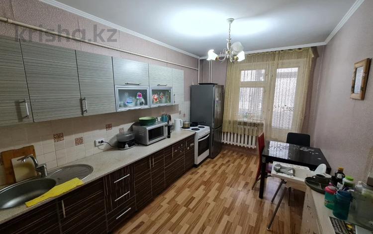 2-комнатная квартира, 75 м², 1/5 этаж, Мустафина 5/1