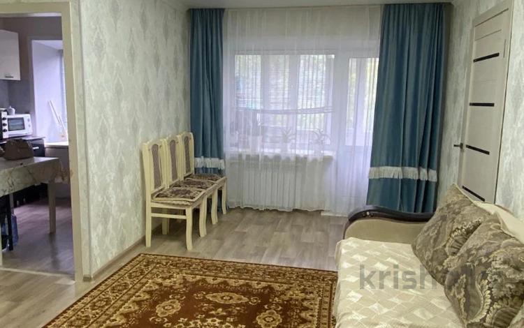 3-комнатная квартира · 48 м² · 2/5 этаж, Пришахтинск, Зелинского за 11 млн ₸ в Караганде, Алихана Бокейханова р-н — фото 2