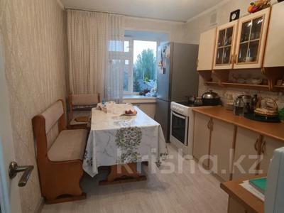 3-комнатная квартира, 62 м², 2/2 этаж, Сатпаева 23 за 25.5 млн 〒 в Усть-Каменогорске