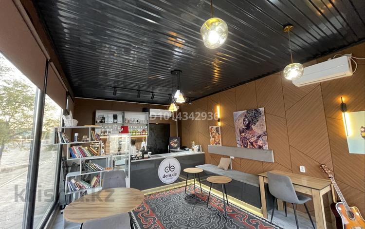 Кофейня сатылады жермен бірге.Барлық документы толық таза. · 50 м² за 15 млн ₸ в Жанаозен — фото 2