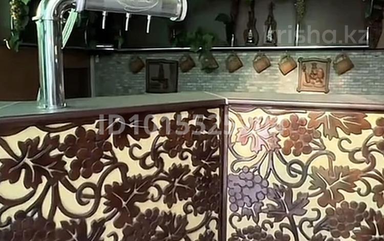 Магазины и бутики, общепит · 400 м² за 500 000 ₸ в Караганде, Казыбек би р-н — фото 2