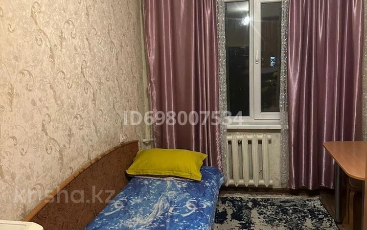 1-комнатная квартира, 10 м², 4/4 этаж, Ауезова 62а — ул Жамбыла