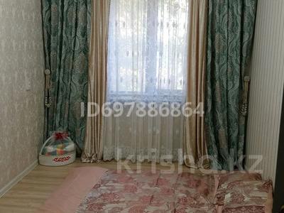 4-бөлмелі пәтер, 80 м², 2/5 қабат, микр 8 22 — зади поликлиники, бағасы: 28 млн 〒 в Таразе