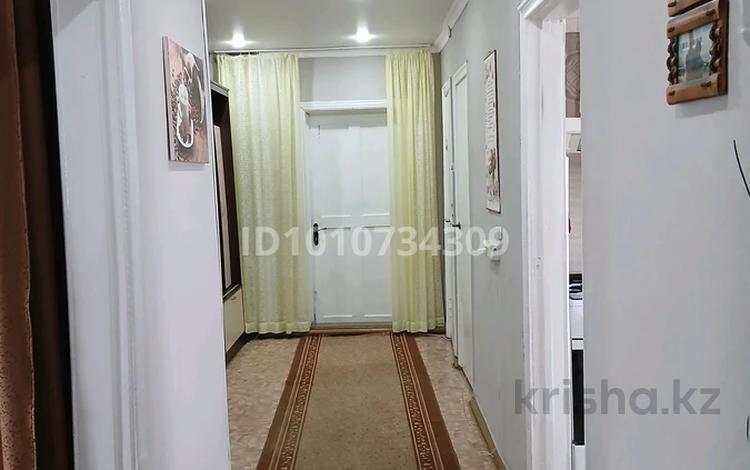 3-бөлмелі пәтер · 81 м², Гагарина 57/1, бағасы: 6 млн ₸ в Келлеровке — фото 2