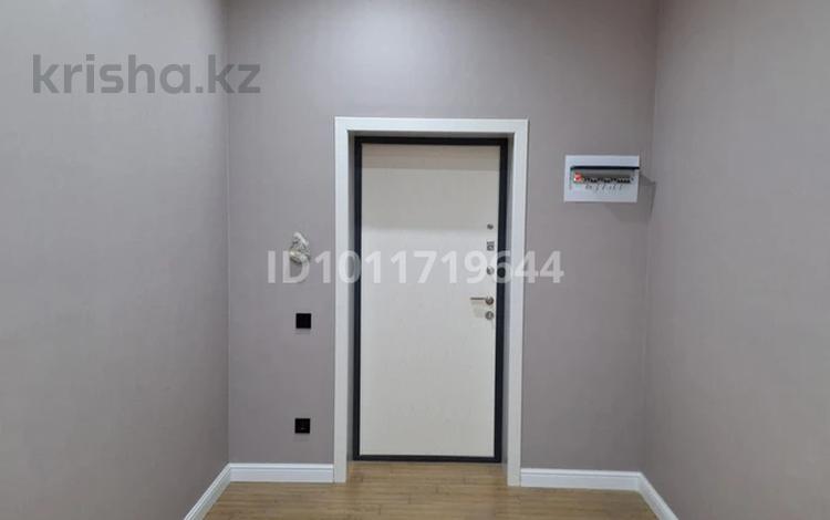3-комнатная квартира · 122 м², Героя Советского Союза Рамаева 2/1 — Пересечение по ул.Тауелсиздик за 65 млн ₸ в Уральске — фото 2