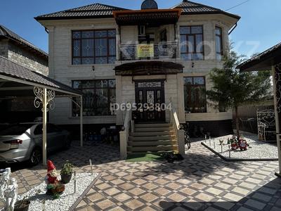 Отдельный дом · 4 комнаты · 320 м² · 4 сот., Буденного 44 — Буденного акынов за 165 млн ₸ в Алматы, Турксибский р-н