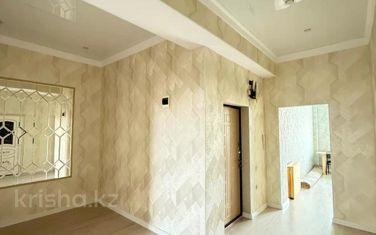 2-комнатная квартира · 80 м² · 9/10 этаж, 16-й мкр 93 за 21 млн ₸ в Актау — фото 2