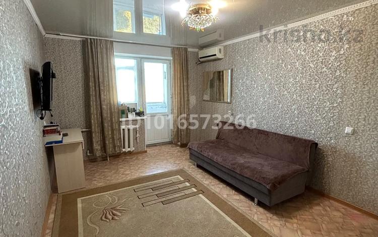 1-комнатная квартира · 38 м² · 10/10 этаж, мкр 11 за 150 000 ₸ в Актобе — фото 2