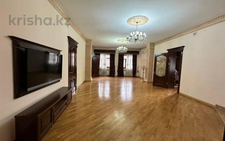 4-комнатная квартира, 180 м², 2/2 этаж, Гани Иляева за 155 млн 〒 в Шымкенте, Аль-Фарабийский р-н — фото 19