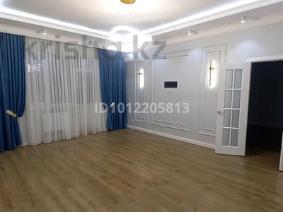 2-комнатная квартира · 72 м² · 1/3 этаж, Адгам Каримов көш. 100/6 за 30 млн ₸ в Атырау, мкр Авангард-2