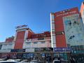 3-комнатная квартира · 100 м² · 1/9 этаж, Молдавская — 2 кровати, 2 дивана , кондиционер за 30 000 ₸ в Уральске — фото 15