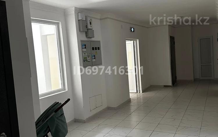 2-комнатная квартира, 75 м², 2/9 этаж, Казтуганжырау 17б