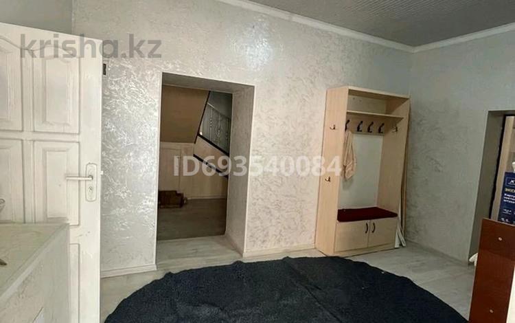 Отдельный дом · 6 комнат · 200 м² · 6 сот., Туйте пиримкулова 10 — Абая Конаева за 50 млн 〒 в Таразе — фото 2