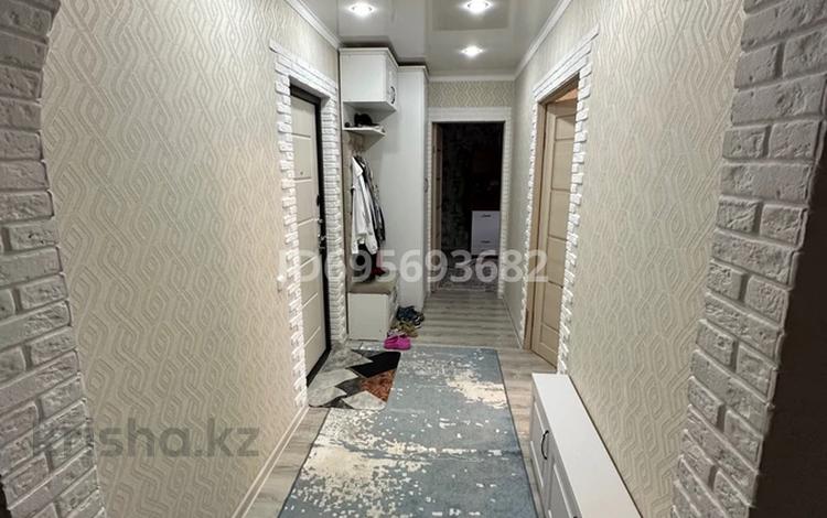 2-бөлмелі пәтер · 54 м² · 1/9 қабат, Майкудук, Мкр Голубые пруды 10 — Айгерим торговый дом, бағасы: 21 млн ₸ в Караганде, Алихана Бокейханова р-н — фото 2